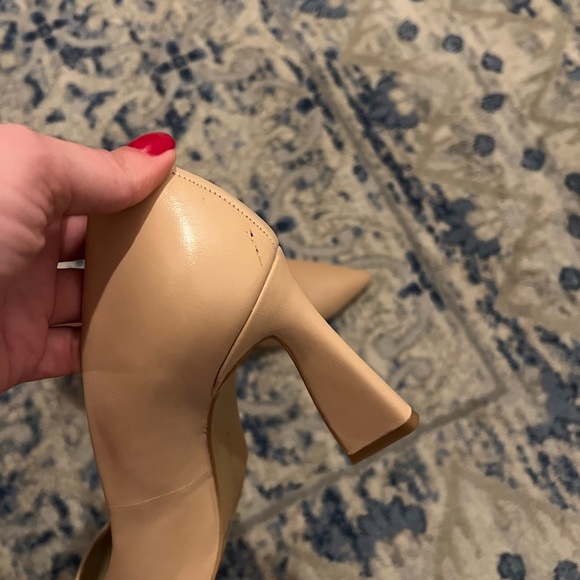 Vince Camuto elegant Beige/Nude/Neutral pumps - Picture 4 of 9